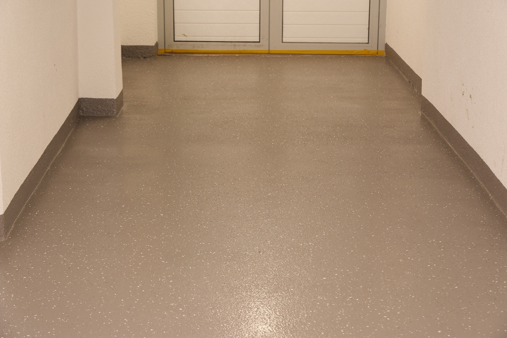 Fertig beschichteter Garagenboden.